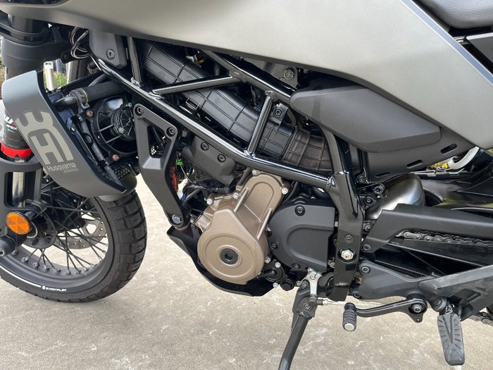 2024 Husqvarna SVARTPILEN 401 Grey