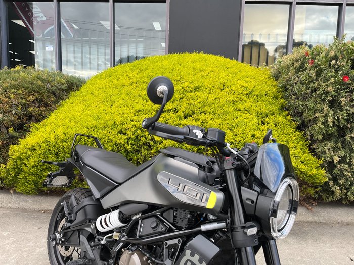 2024 Husqvarna SVARTPILEN 401 Grey
