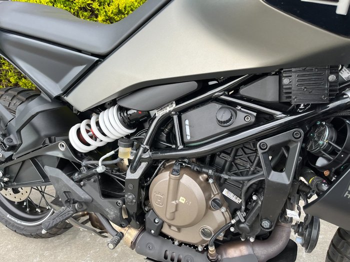 2024 Husqvarna SVARTPILEN 401 Grey