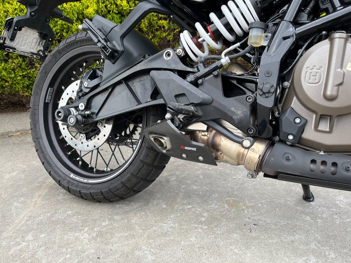 2024 Husqvarna SVARTPILEN 401 Grey