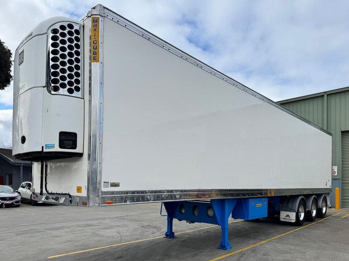 2011 Maxitrans St3 22 Pallet -28 Freezer Meat Hanger