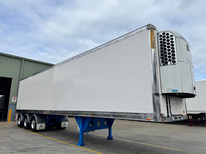 2011 Maxitrans St3 22 Pallet -28 Freezer Meat Hanger Blue