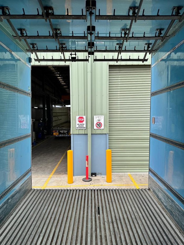 2011 Maxitrans St3 22 Pallet -28 Freezer Meat Hanger