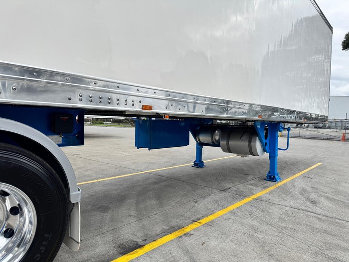 2011 Maxitrans St3 22 Pallet -28 Freezer Meat Hanger Blue