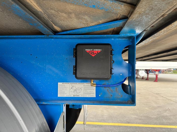 2011 Maxitrans St3 22 Pallet -28 Freezer Meat Hanger Blue