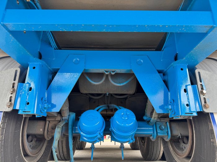 2011 Maxitrans St3 22 Pallet -28 Freezer Meat Hanger