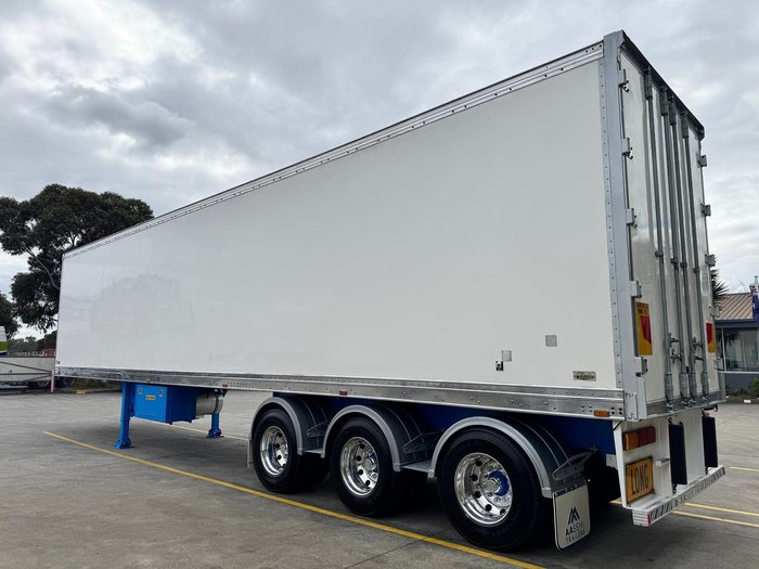 2011 Maxitrans St3 22 Pallet -28 Freezer Meat Hanger Blue