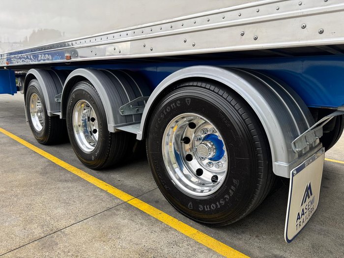 2011 Maxitrans St3 22 Pallet -28 Freezer Meat Hanger
