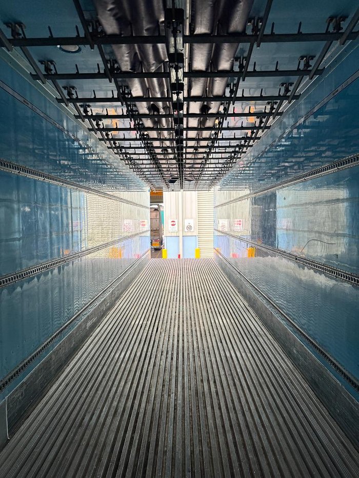 2011 Maxitrans St3 22 Pallet -28 Freezer Meat Hanger