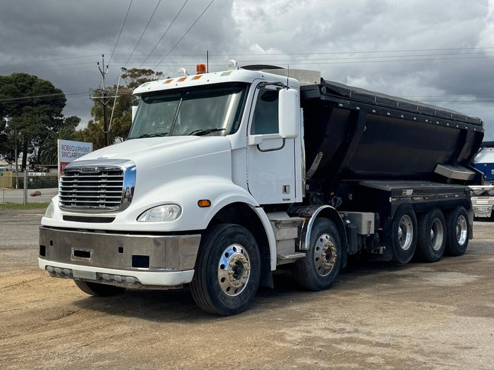 2012 Freightliner Columbia Cl112