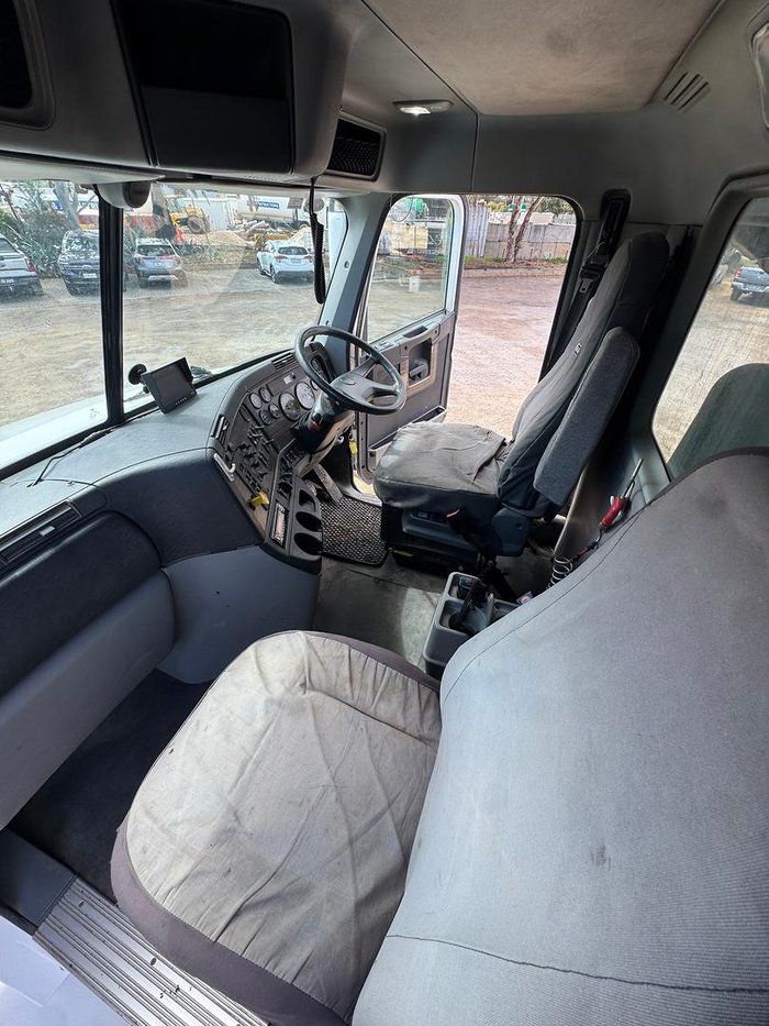 2012 Freightliner Columbia Cl112