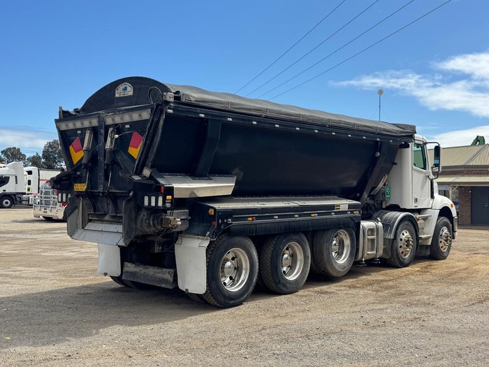 2012 Freightliner Columbia Cl112