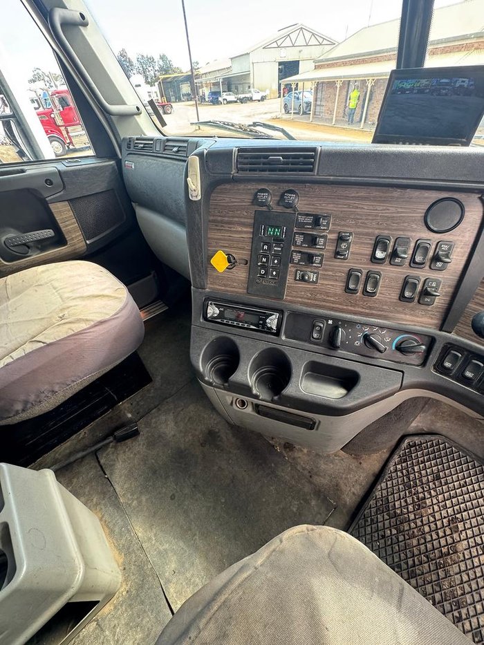 2012 Freightliner Columbia Cl112