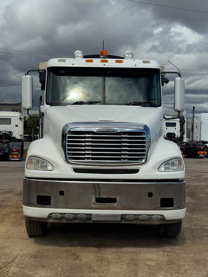 2012 Freightliner Columbia Cl112