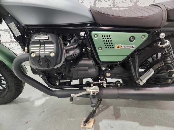 2021 Moto Guzzi V9 Bobber V9 Green