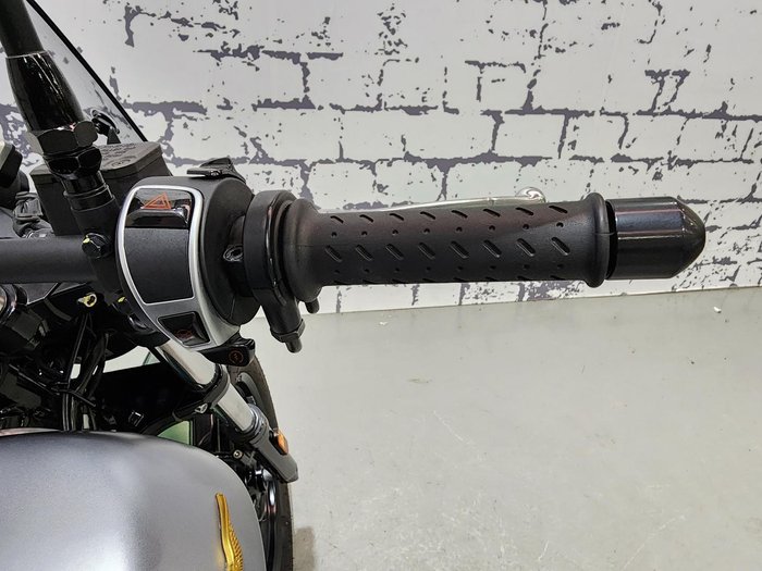 2021 Moto Guzzi V9 Bobber V9 Green