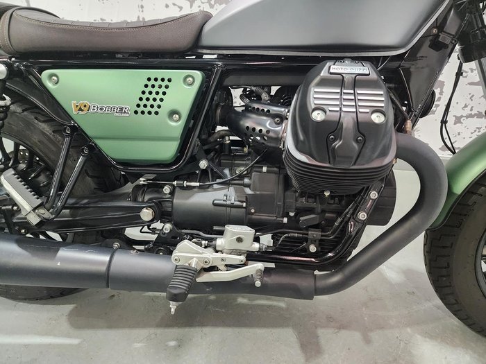 2021 Moto Guzzi V9 Bobber V9 Green
