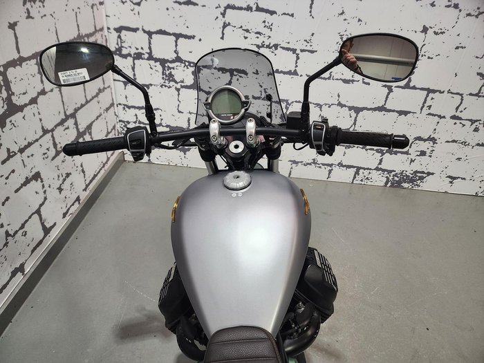 2021 Moto Guzzi V9 Bobber V9 Green