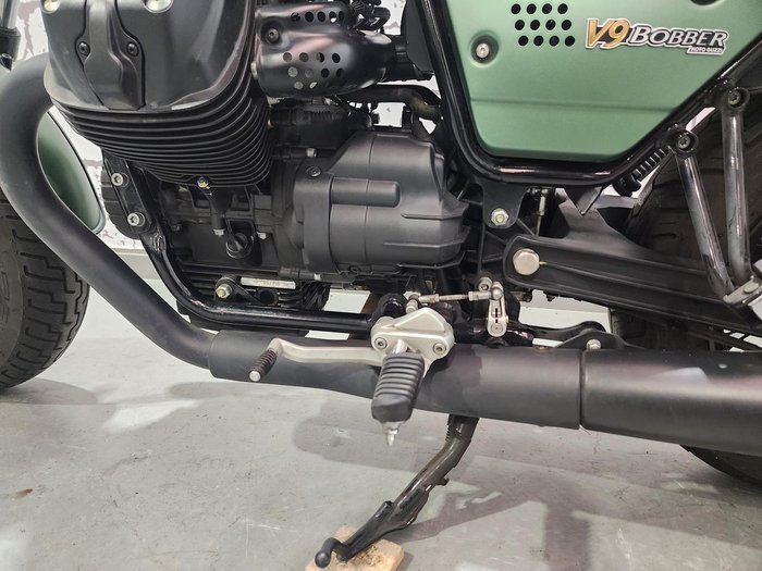2021 Moto Guzzi V9 Bobber V9 Green