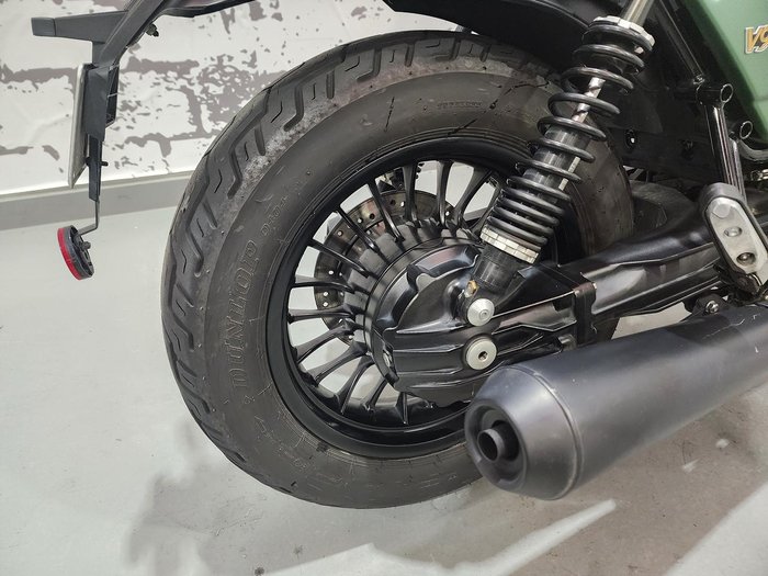 2021 Moto Guzzi V9 Bobber V9 Green