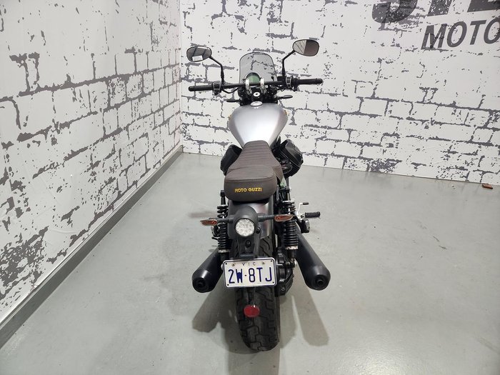 2021 Moto Guzzi V9 Bobber V9 Green