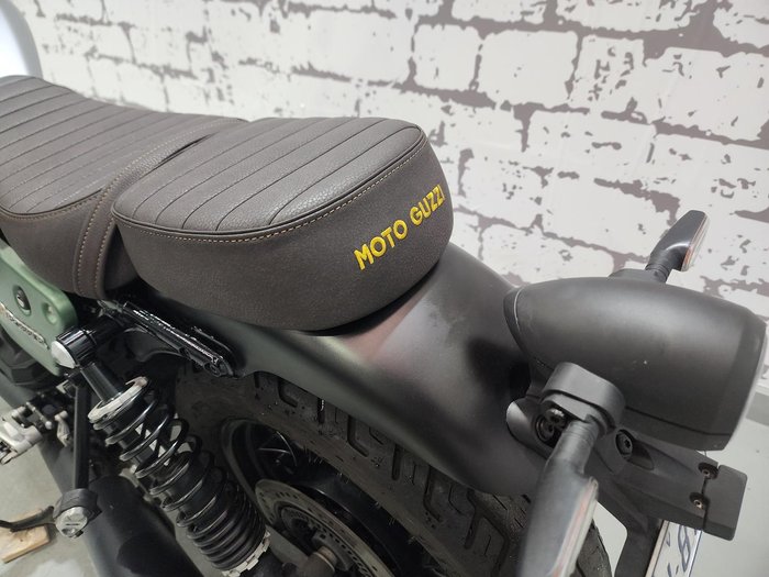 2021 Moto Guzzi V9 Bobber V9 Green