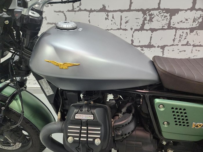 2021 Moto Guzzi V9 Bobber V9 Green