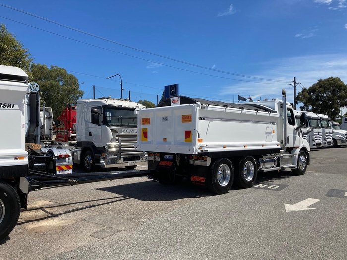 2024 Freightliner Cascadia 116 Tipper White