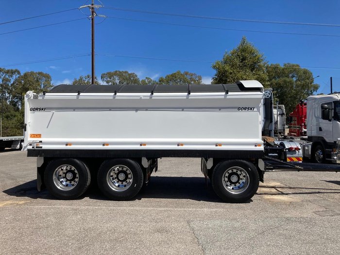 2024 Freightliner Cascadia 116 Tipper White
