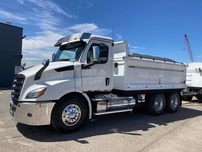 2024 Freightliner Cascadia 116 Tipper White