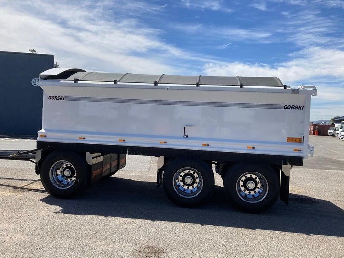 2024 Freightliner Cascadia 116 Tipper White