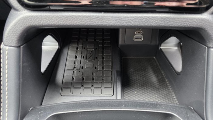 2024 Ford Everest Platinum