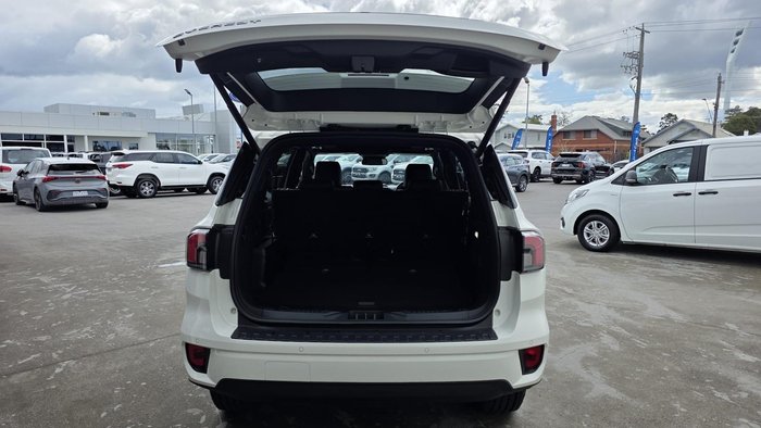 2024 Ford Everest Platinum