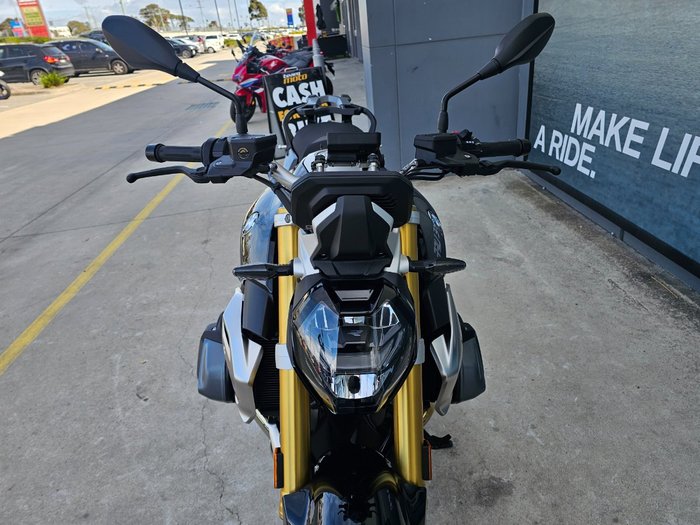 2024 BMW Motorrad R 1250 R Black