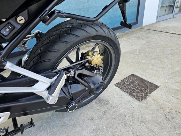 2024 BMW Motorrad R 1250 R Black