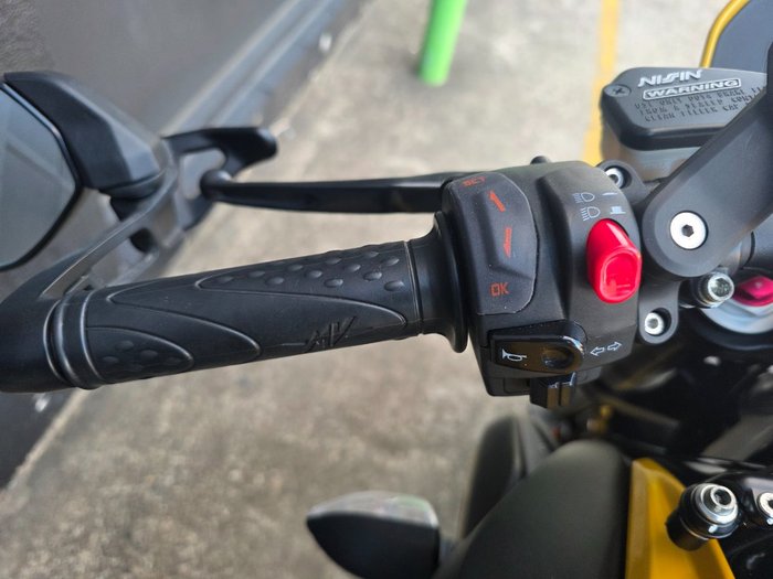 2018 MV Agusta BRUTALE 800 DRAGSTER GOLD