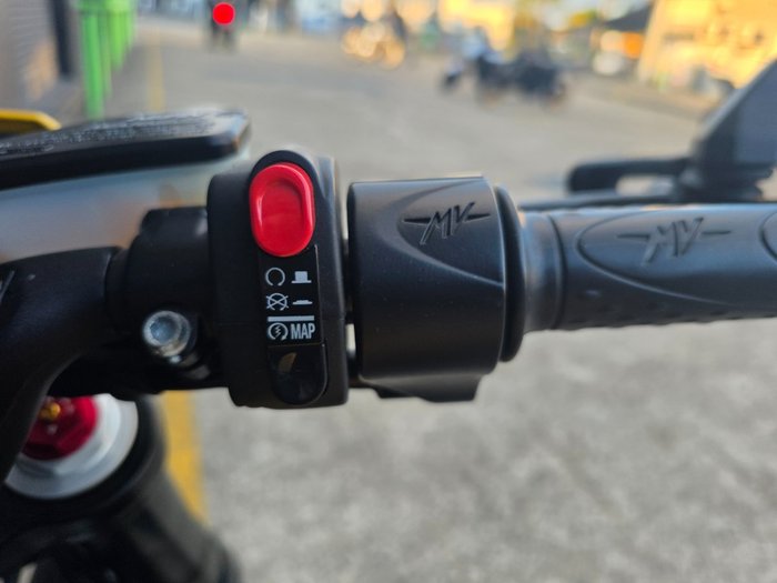 2018 MV Agusta BRUTALE 800 DRAGSTER GOLD