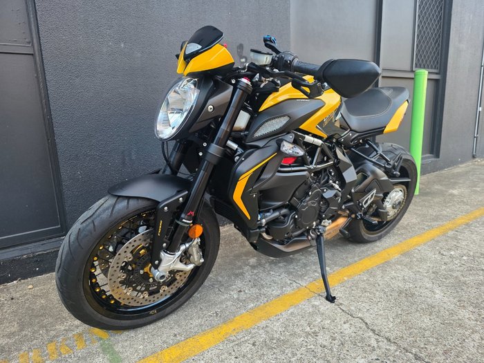 2018 MV Agusta BRUTALE 800 DRAGSTER GOLD