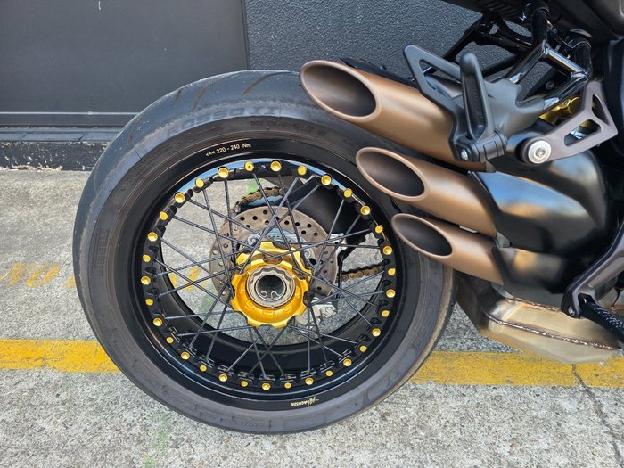 2018 MV Agusta BRUTALE 800 DRAGSTER GOLD
