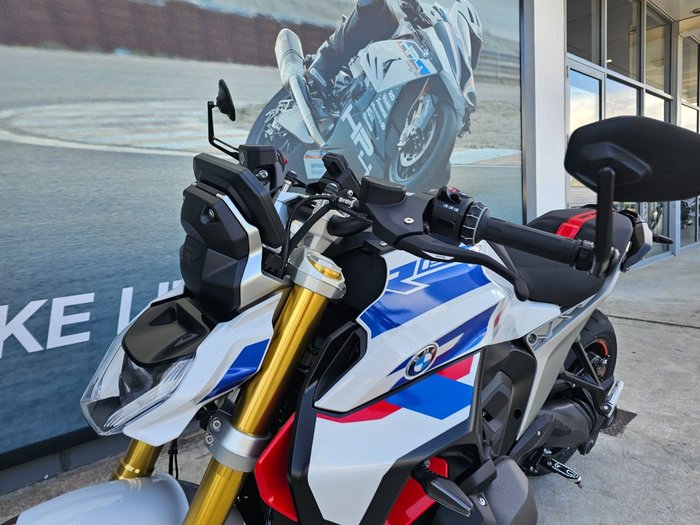 2026 BMW Motorrad 2026 BMW 1300CC R 1300 R LIGHT WHITE