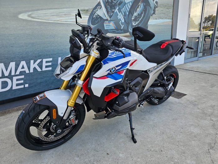 2026 BMW Motorrad 2026 BMW 1300CC R 1300 R LIGHT WHITE