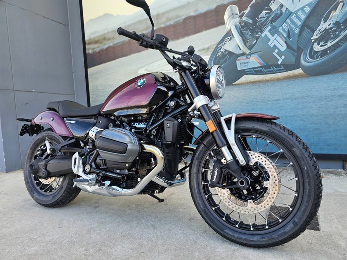 2025 BMW Motorrad R 12 Red