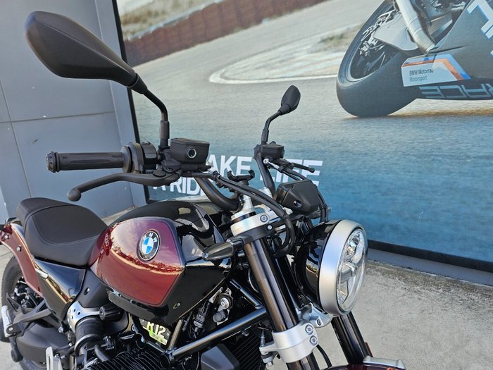 2025 BMW Motorrad R 12 Red