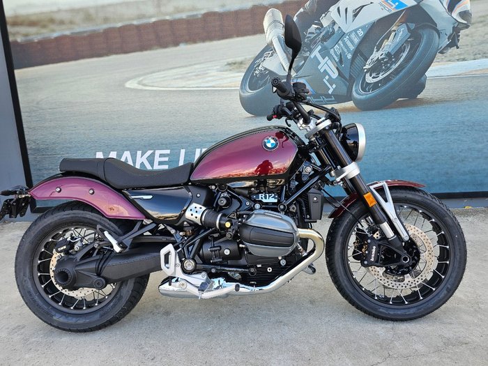 2025 BMW Motorrad R 12 Red
