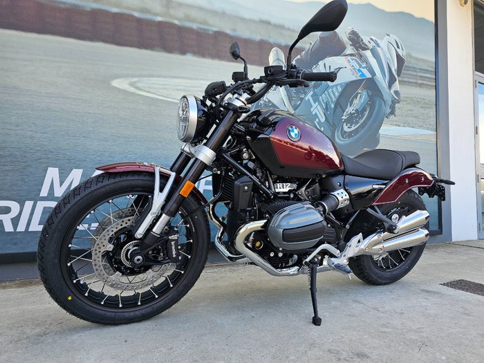 2025 BMW Motorrad R 12 Red