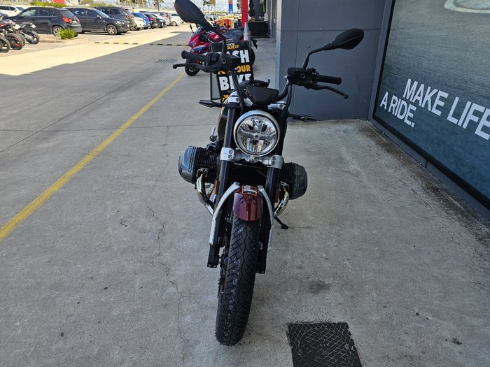 2025 BMW Motorrad R 12 Red