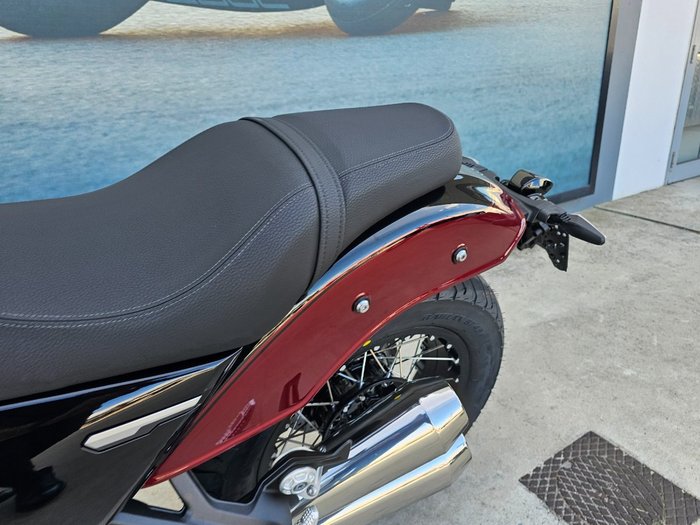 2025 BMW Motorrad R 12 Red