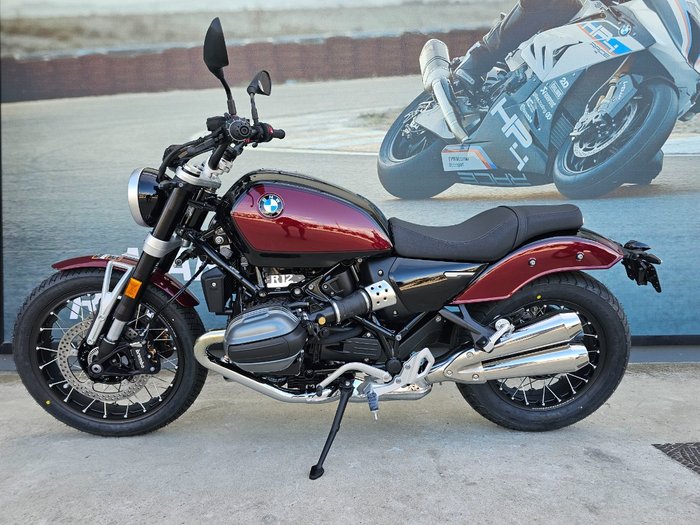 2025 BMW Motorrad R 12 Red