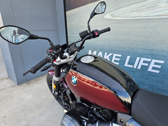 2025 BMW Motorrad R 12 Red