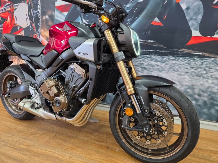 2024 Honda CB650RAC RED